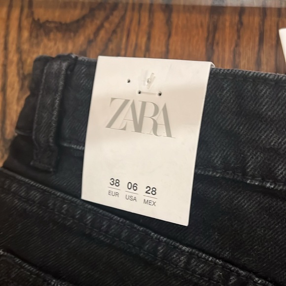 NWT Zara high-waisted black denim shorts - Picture 3 of 7